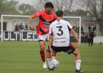Claypole apenas cosechó un empate en un estadio vacío