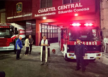 Los Bomberos de Lanús celebran sus 100 años con feria, música y desfile