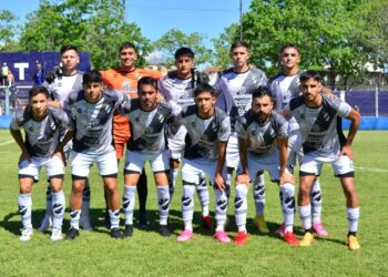 Claypole sufrió dos expulsiones y perdió ante Lamadrid