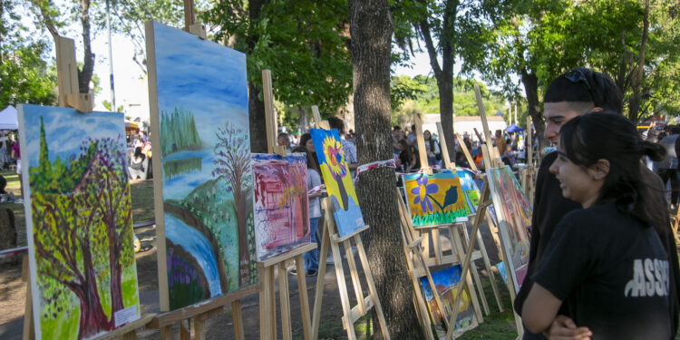 El fin de semana llega el concurso de manchas y el «Ilumina Fest» a Almirante Brown