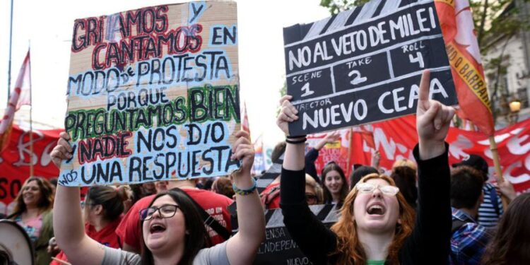 Milei vetó la Ley de Financiamiento Universitario tras la multitudinaria marcha al Congreso