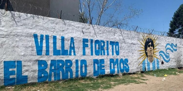 Lanzarán un circuito turístico y cultural dedicado a Diego Maradona en Villa Fiorito, el barrio que lo vio nacer
