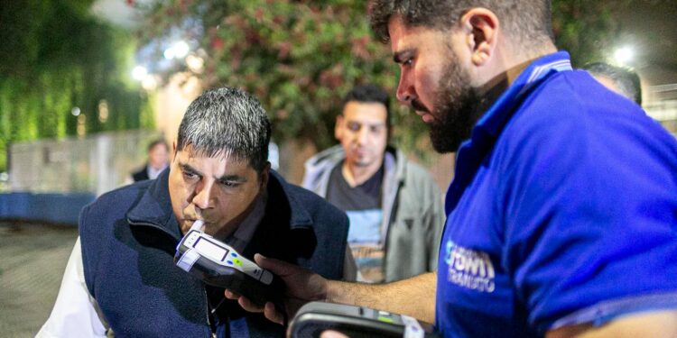 Realizaron controles de alcoholemia a los choferes de micros de larga distancia