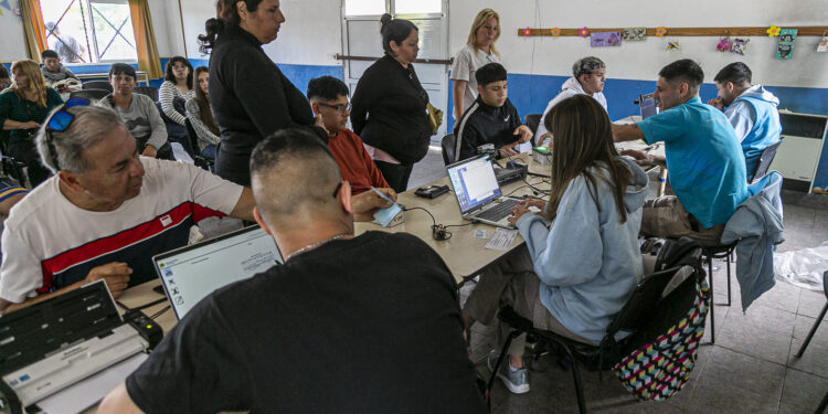 La provincia lleva los operativos de DNI a Don Orione y Calzada