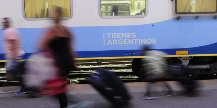 Ponen a la venta los pasajes de tren para el verano