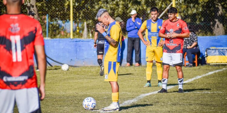 A Claypole le frenaron el envión: perdió ante Puerto Nuevo