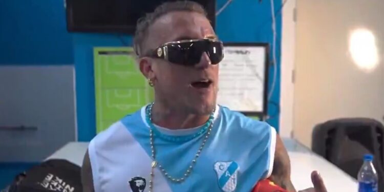 Temperley anunció la sorpresiva incorporación de un famoso cantante de cumbia