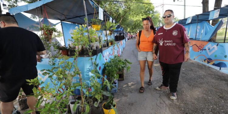 Lanús llevará a cabo una nueva edición de la Feria de Artesanías y Paseo de compras