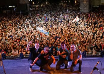 Kapanga toca gratis en Lanús