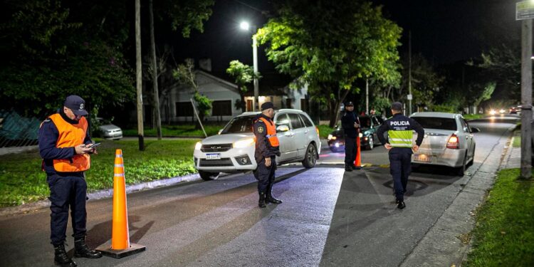 Fin de semana con controles policiales en Longchamps, Don Orione, Adrogué y Calzada