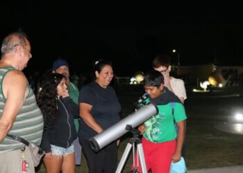 Fogón, observación astronómica y vida nocturna en la Granja Municipal de Rivadavia