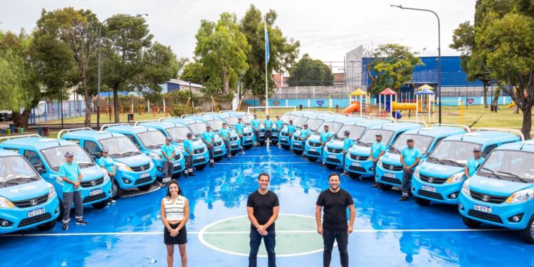 Lanús suma 18 camionetas nuevas para tareas de higiene en los barrios