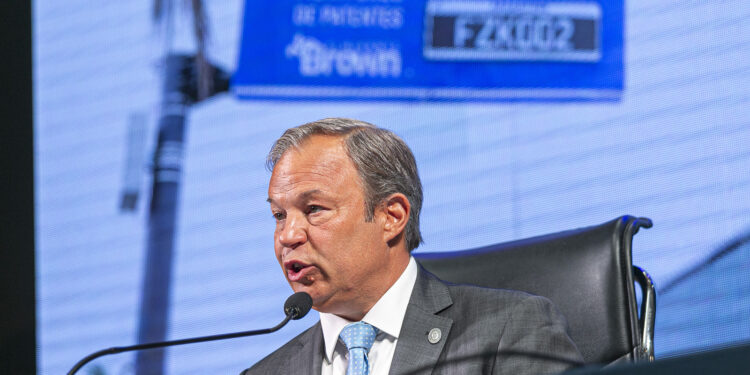 Cascallares abrió las sesiones del Concejo con anuncios sobre seguridad, obras y educación