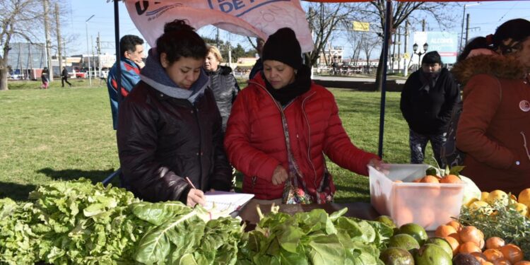 Guernica: la feria de las familias productoras vuelve con un taller de huerta