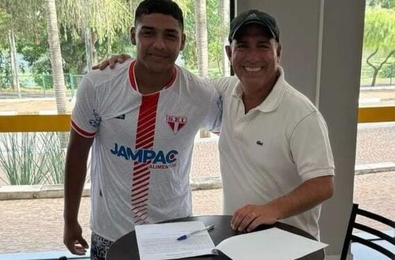 Arandilla cruzó a los dirigentes de Brown de Adrogué: «A ellos no les interesan los pibes del club»