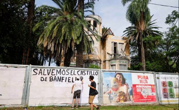 Polémica en Banfield por un castillo del año 1890 que iba a ser un centro cultural pero lo empezaron a demoler