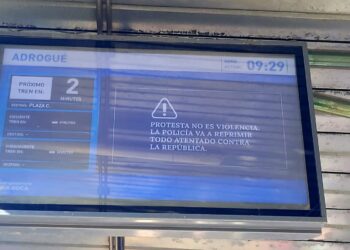 La amenaza del gobierno en las estaciones de tren: «La policía va a reprimir»