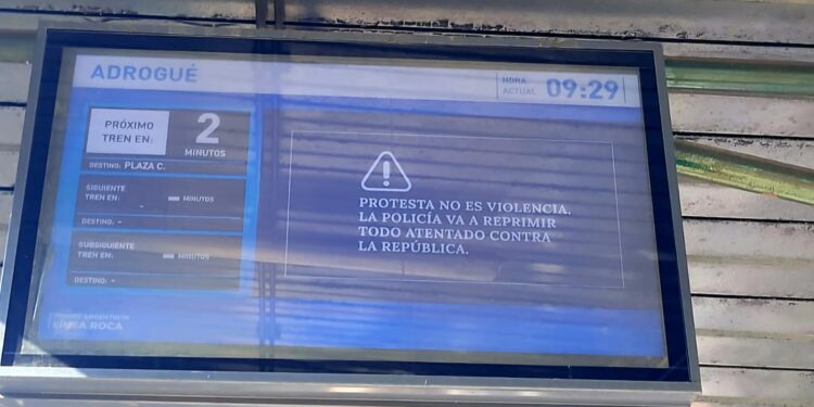 La amenaza del gobierno en las estaciones de tren: «La policía va a reprimir»