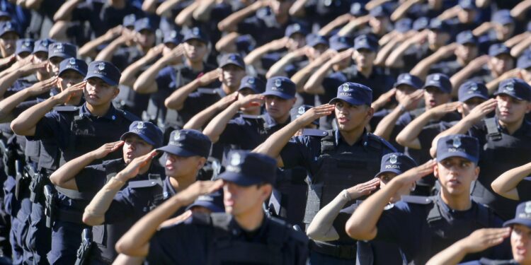 Brown sumará más policías, móviles 0km, alarmas  municipales y cámaras de  monitoreo