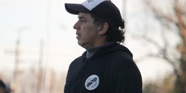 Claypole perdió en su cancha y Villarreal dejó de ser el DT