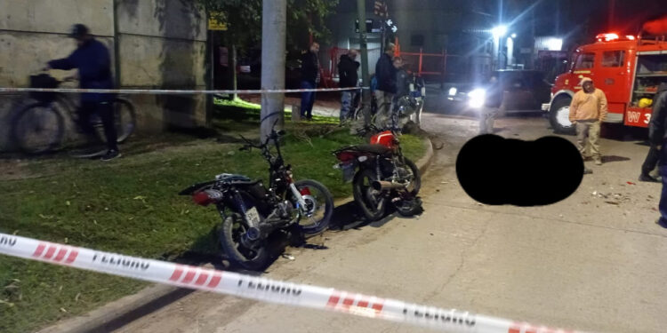 Burzaco: dos muertos en un increíble choque de frente entre dos motos