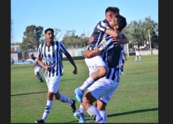 Un Claypole irregular terminó en tablas con Alem