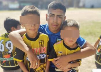 Mataron a un joven de 20 años en Lomas: «Lo entregaron y lo mató un cobarde»