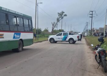 Murió un motociclista en Glew: se cayó de la moto y lo atropelló un colectivo