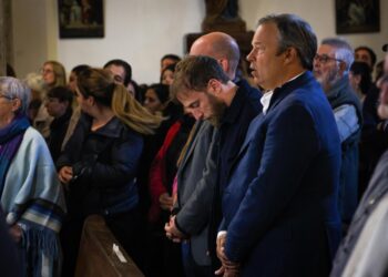 Lomas: intendentes participaron de una misa en memoria del Papa Francisco