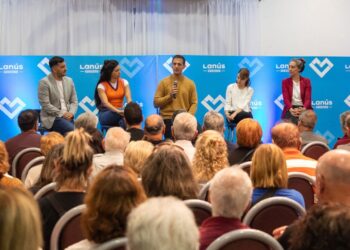 El gobierno de Lanús presentó una tarjeta de beneficios para jubilados y pensionados