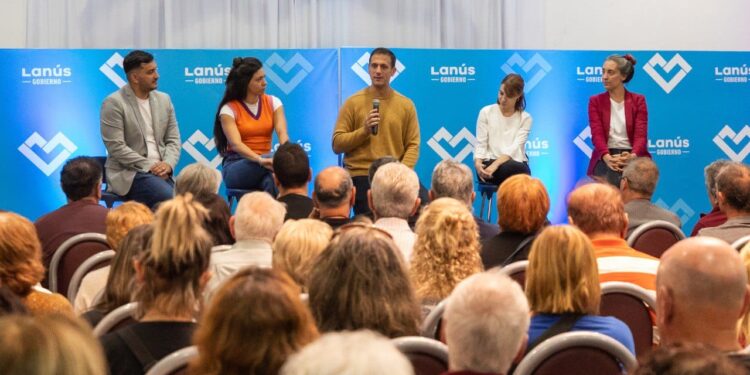 El gobierno de Lanús presentó una tarjeta de beneficios para jubilados y pensionados