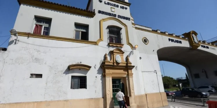 Fue abusada por policías en la Comisaría de Budge: el Estado deberá pagarle 17 millones de pesos