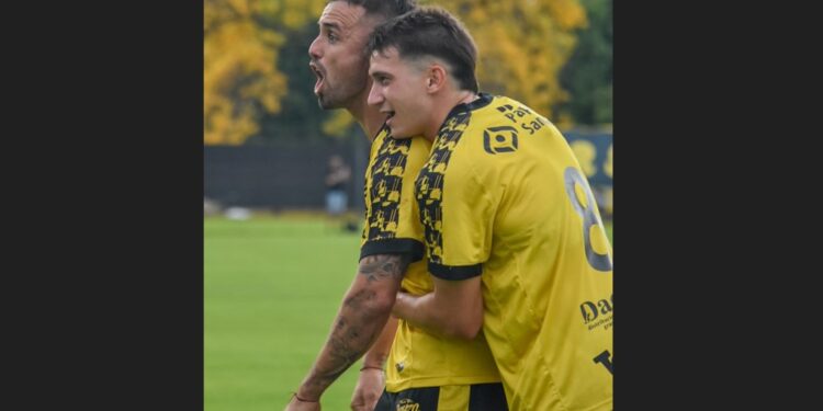 Con dos goles de un ex Temperley, Brown de Adrogué perdió ante Comunicaciones