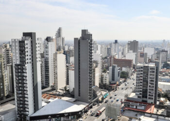 Vecinos rechazan la construcción cuatro megatorres en Banfield y Lomas