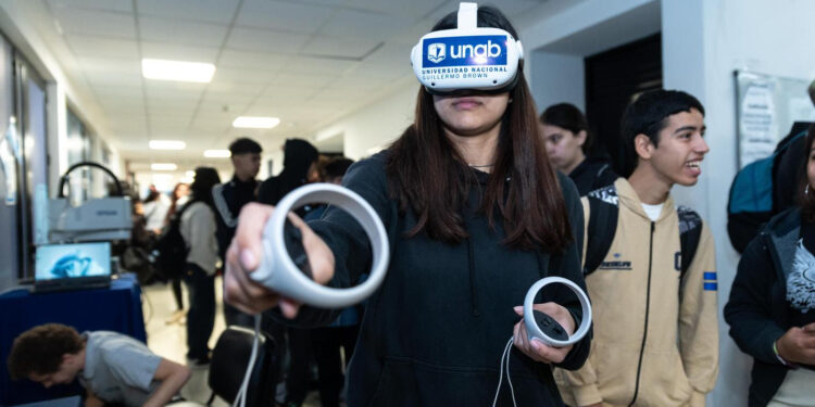 La UNAB lanzó un curso de robótica para estudiantes secundarios