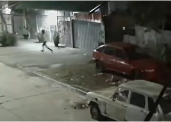 Dramático escape en Temperley: una mujer huyó a las corridas de motochorros