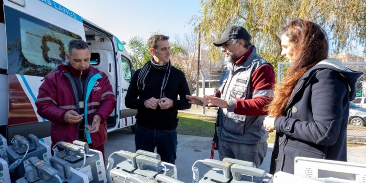 El Municipio de Lanús adquirió aspiradores de vías aéreas, monitores desfibriladores y multiparamédicos para el Sistema de Emergencias 