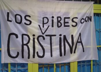 Estudiantes hicieron una vigilia en el Nacional de Adrogué contra la detención de Cristina Kirchner