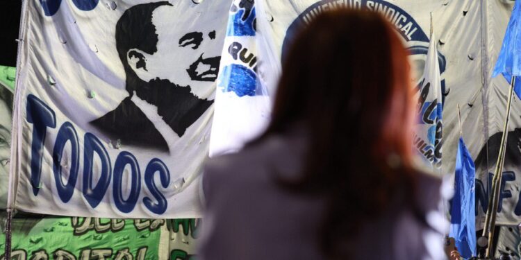 El PJ de Brown repudió el fallo contra Cristina y dijo que es «una afrenta contra la democracia»