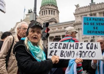 Marcha de los jubilados: se suman feministas, personas con discapacidad y profesionales del Garrahan y CONICET