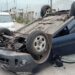Malvinas: impresionante vuelco tras choque entre un auto y un camión de residuos