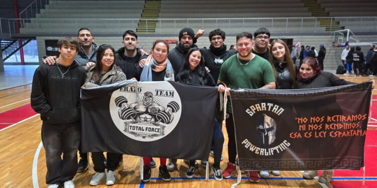 Atletas de Brown brillaron en un torneo de levantamiento de pesas y rompieron un record nacional