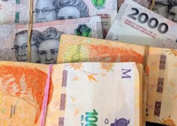 Los aumentos de agosto: cuánto suben los colectivos, el subte y las prepagas
