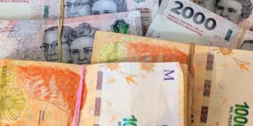 Los aumentos de agosto: cuánto suben los colectivos, el subte y las prepagas