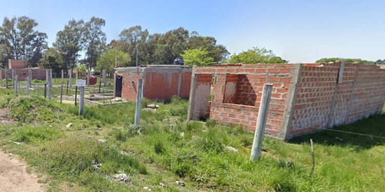 Glew: un joven apareció sin vida en una obra en construcción