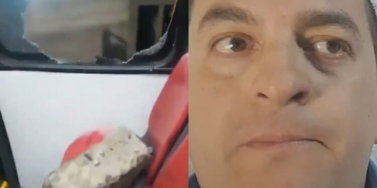 Glew: Dos hombres rompieron la ventanilla de un colectivo con un adoquín porque el chofer se negó a llevarlos