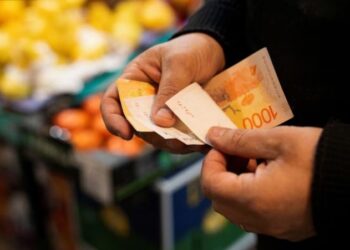 Para el Indec hay que juntar 1.150.000 pesos por mes para no ser pobre