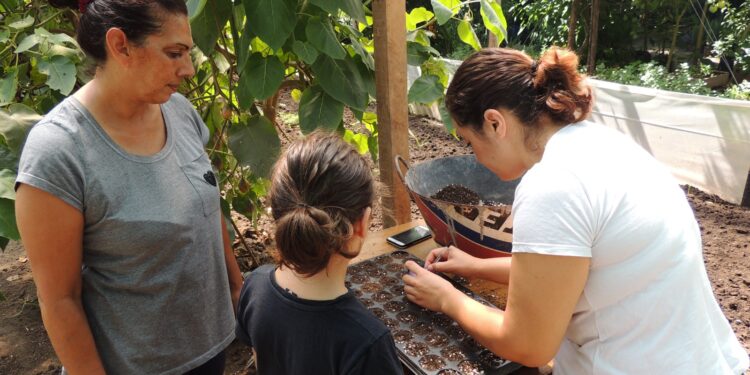Guernica: dictan un taller de huerta comunitaria y comercio local