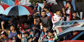 Socios de Brown de Adrogué denuncian que quieren prohibirles entrar a la cancha por criticar a la comisión directiva