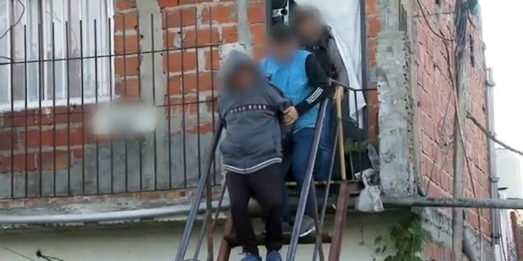 Adrogué detuvieron a un cartero y a un encargado por una estafa millonaria